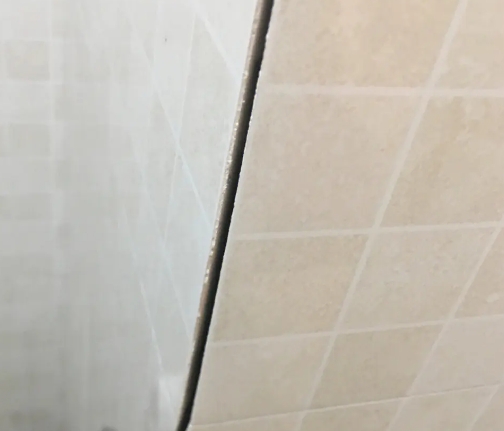 安达瓷砖空鼓维修公司分享阳台瓷砖脱落的修复过程可以分为以下几个步骤